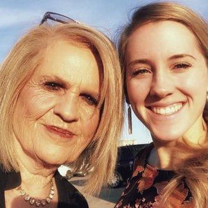 Meet your Posher, Cynthia